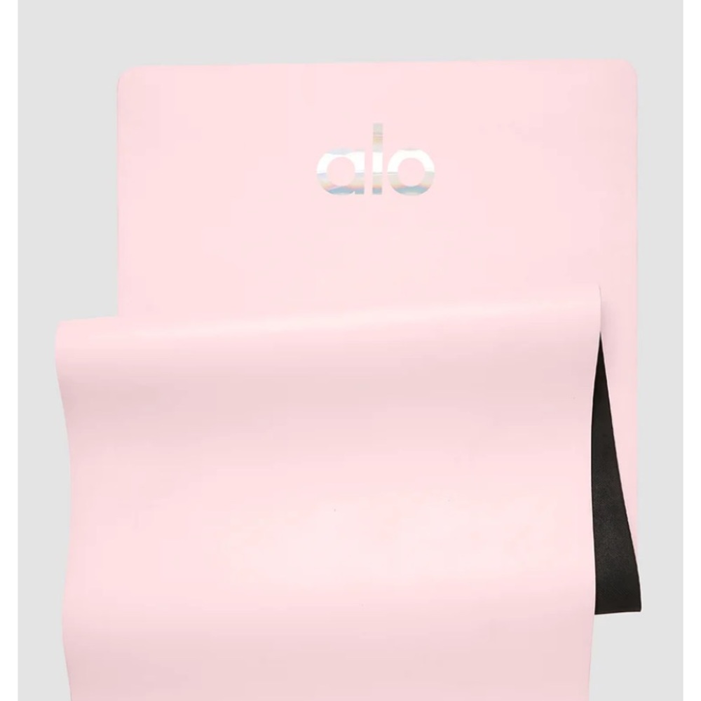 Alo yoga warrior mat